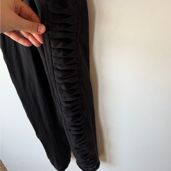 athleta salutation 7/8 tight in powervita - Picture 5 of 11